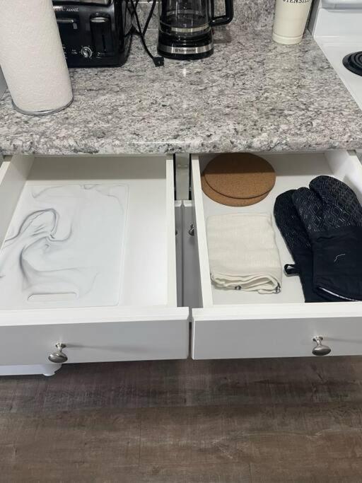 Wonderful 2-Bedroom Apartment Camrose Dış mekan fotoğraf
